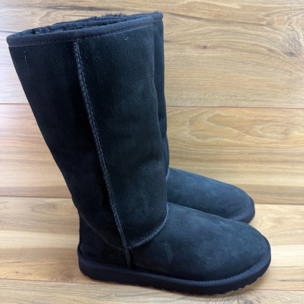 UGG Classic Tall II Black Suede Boots Womens 9 Shearling Fur Cozy Cottagecore